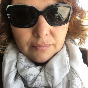 Meet your Posher, Ana